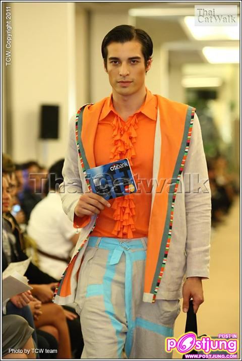 อวบอ้วน เดินแบบงานBIFW 2011 [Brand : Theatre]