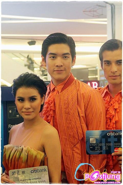 อวบอ้วน เดินแบบงานBIFW 2011 [Brand : Theatre]