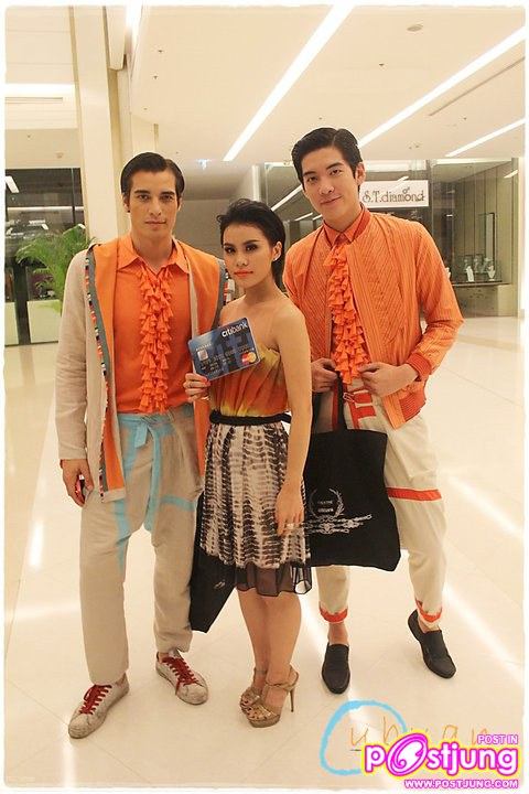 อวบอ้วน เดินแบบงานBIFW 2011 [Brand : Theatre]