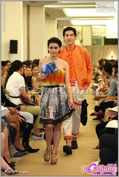 อวบอ้วน เดินแบบงานBIFW 2011 [Brand : Theatre]