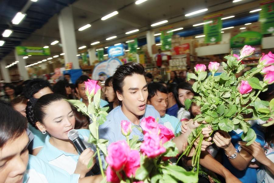 ณเดชไปเที่ยวโคราชกับโฟร์โมสต์