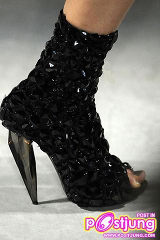 Brand รองเท้าที่สาวกแฟชั่นไม่ควรพลาด