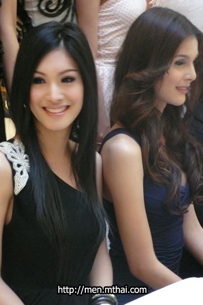 โพสรูปว่าที่มิสทิฟฟานี่2011ค่ะ