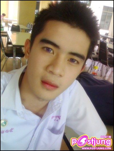 หนุ่ม ๆ จาก POST JUNG และ FACE BOOK