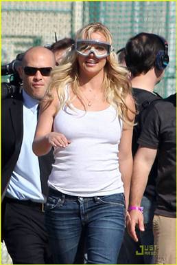 Britney Spears VS  jackass