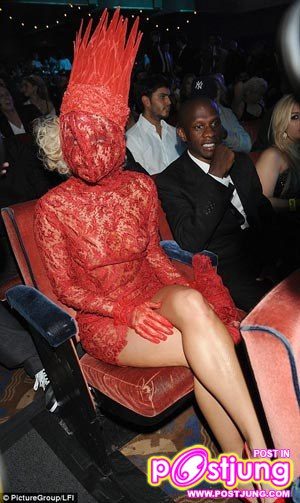 เล้ดี้ก้าก้า หายใจออกไหมนี่