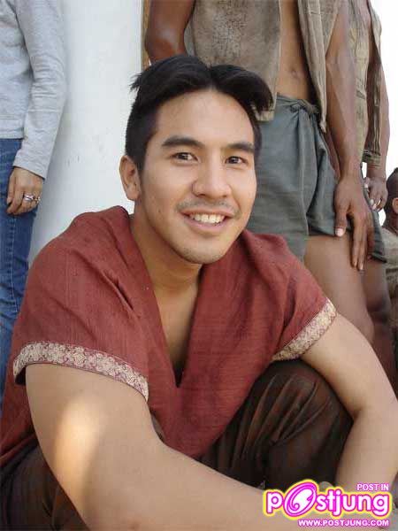 โป๊บ ธนวรรธน์ จากดอกส้มสีทอง