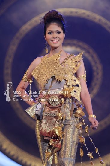 การเดิน 12 ชุด Creative Thai