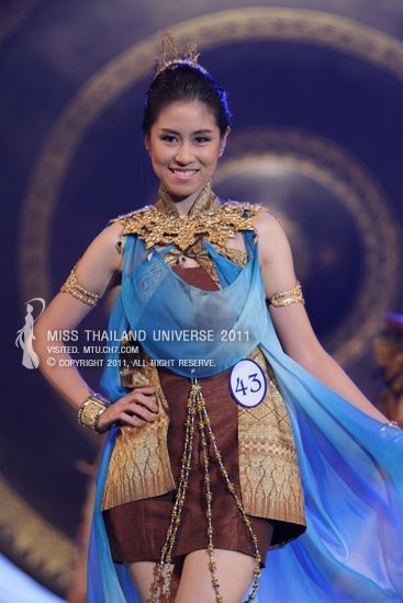 การเดิน 12 ชุด Creative Thai