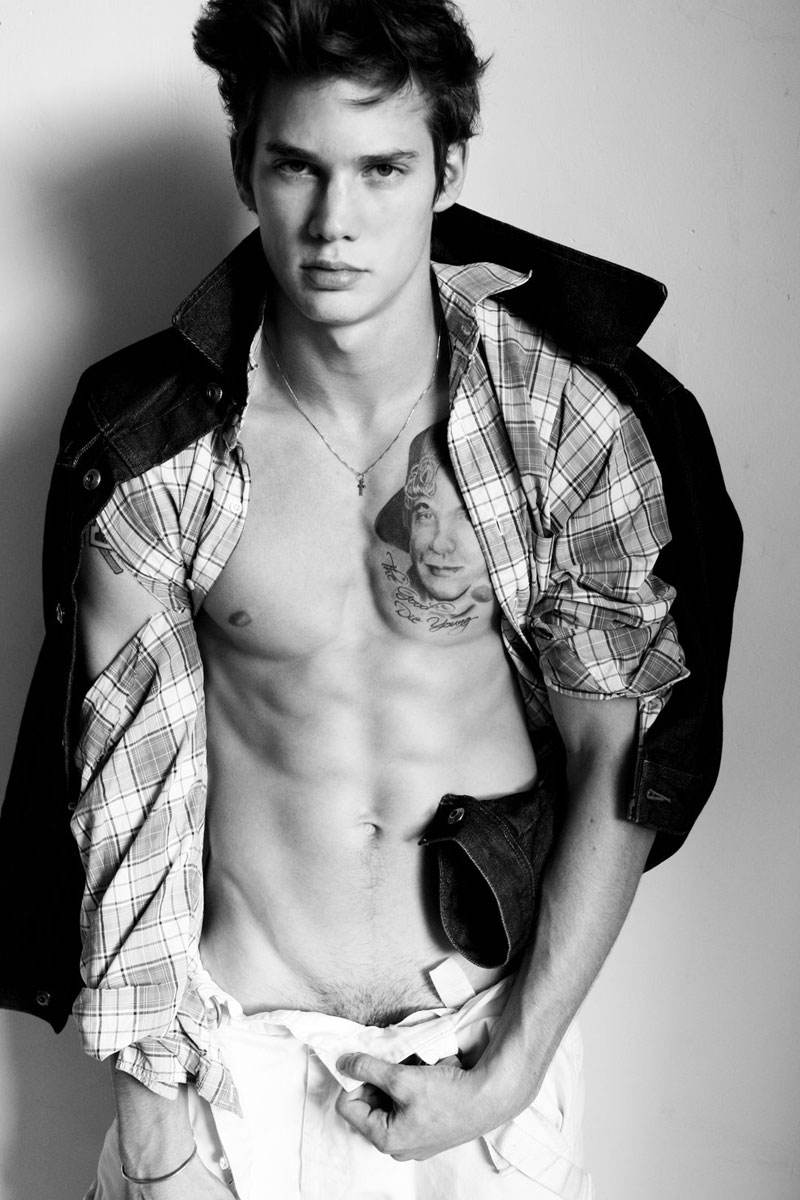 แมน ล่ำ หล่อ