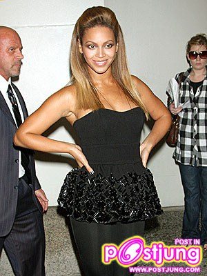 มาดูลีลาโพสท่าสุดมั่นของ BEYONCE' กัน