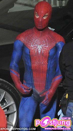 หนุ่มหล่อเซ็กซี่ในชุด super hero เป้าตุง