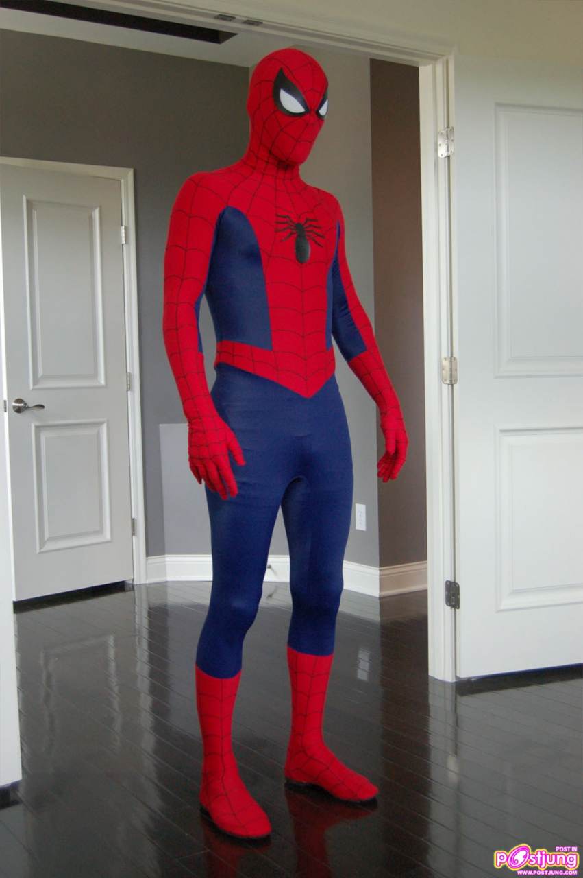 หนุ่มหล่อเซ็กซี่ในชุด super hero เป้าตุง