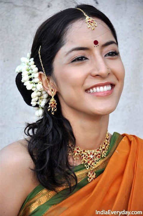 พิ้งกี้ สาวิกา ในหนังอินเดีย