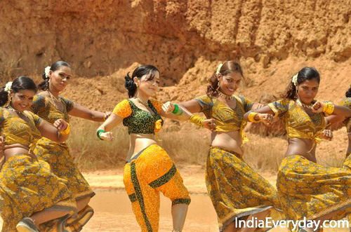 พิ้งกี้ สาวิกา ในหนังอินเดีย