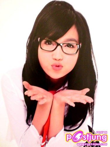 หนุ่มฮือฮา!! สาว เอลลี เจิ่น ที่ดังในเนต เตรียมออกอัลบั้มภาพ Ooh! Elly