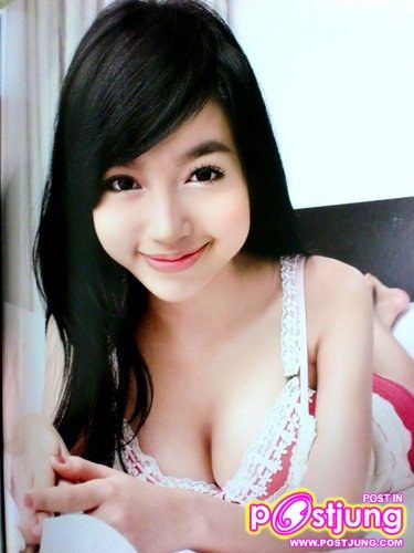 หนุ่มฮือฮา!! สาว เอลลี เจิ่น ที่ดังในเนต เตรียมออกอัลบั้มภาพ Ooh! Elly