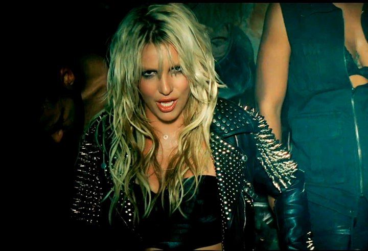 Britney Spears - "Till The World Ends เจอ ลบออก ไป หลายโฟรส เลย ตอนนี้ มี แต่คนลบ ของ บริท