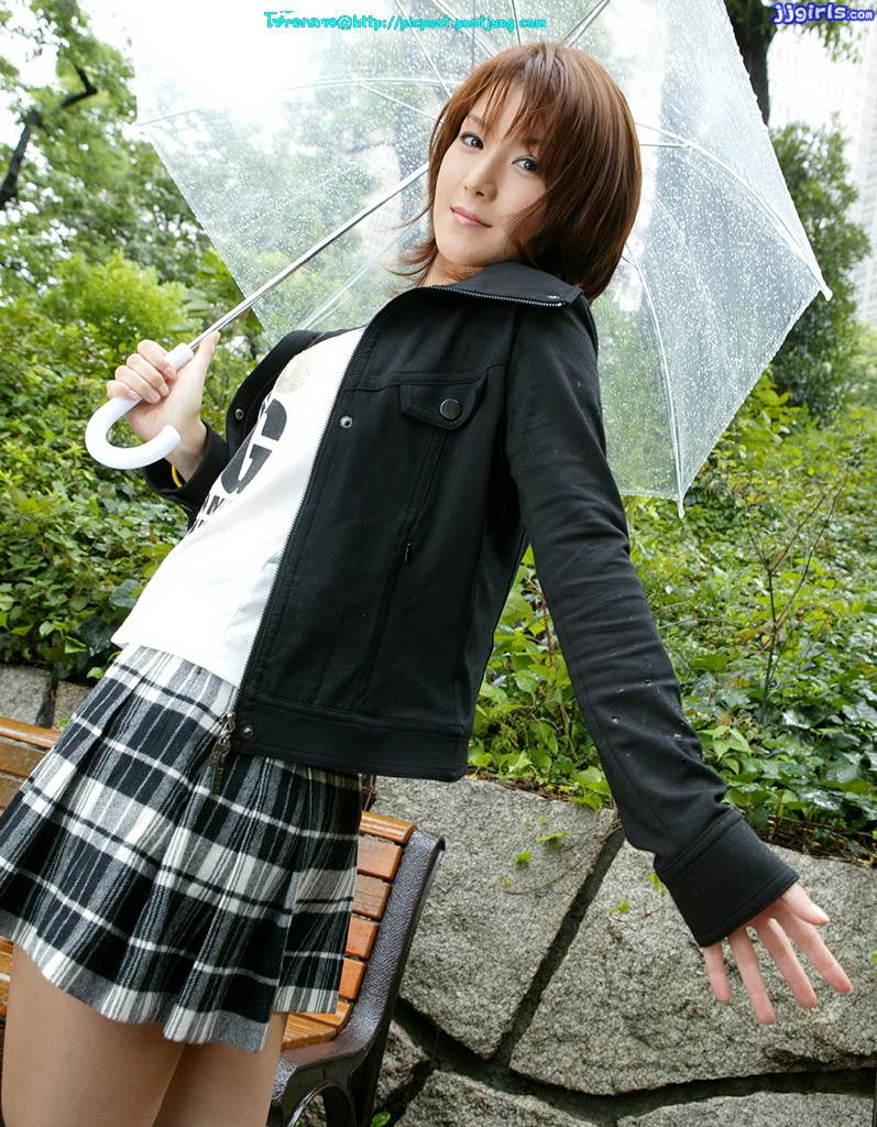 rion-nagasawa  ออกจากบ้านต้องพกร่ม