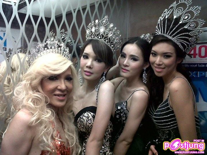 โจแอน งานแฟชั่นโชว์ รวมมงกุฏนางงาม