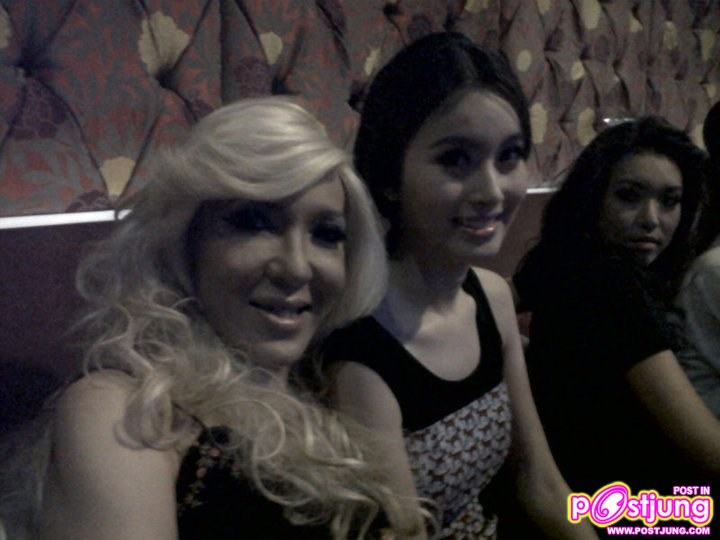 โจแอน งานแฟชั่นโชว์ รวมมงกุฏนางงาม