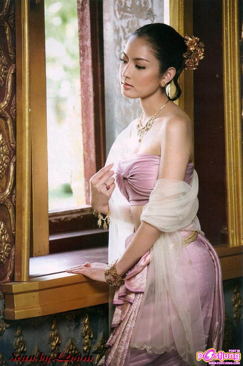 นักแสดงตำนานสมเด็จพระนเรศวรฯ พักรบ ขึ้นปกแพรว ฉบับเดือนเมษายน 2554