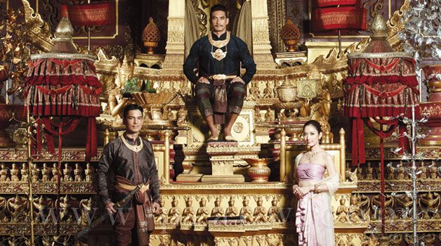 นักแสดงตำนานสมเด็จพระนเรศวรฯ พักรบ ขึ้นปกแพรว ฉบับเดือนเมษายน 2554