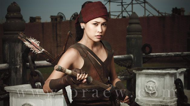 นักแสดงตำนานสมเด็จพระนเรศวรฯ พักรบ ขึ้นปกแพรว ฉบับเดือนเมษายน 2554