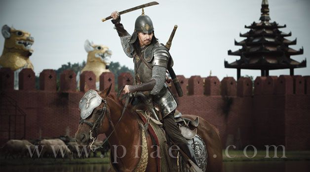 นักแสดงตำนานสมเด็จพระนเรศวรฯ พักรบ ขึ้นปกแพรว ฉบับเดือนเมษายน 2554