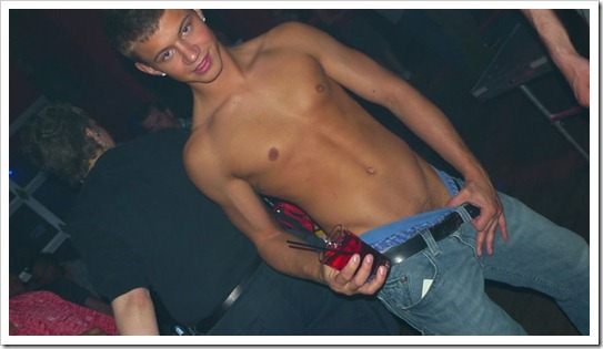 กล้ามแบบเด็กวัยรุ่น