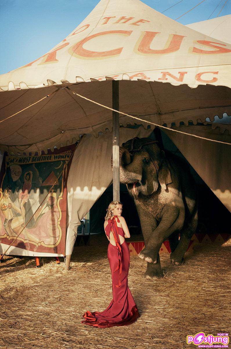 Reese Witherspoon @Vogue US May 2011