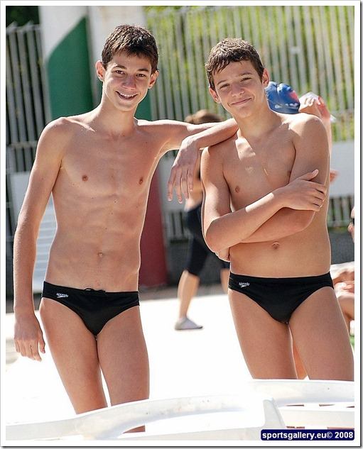 อากาศร้อนๆ ดูเด็กๆกัน