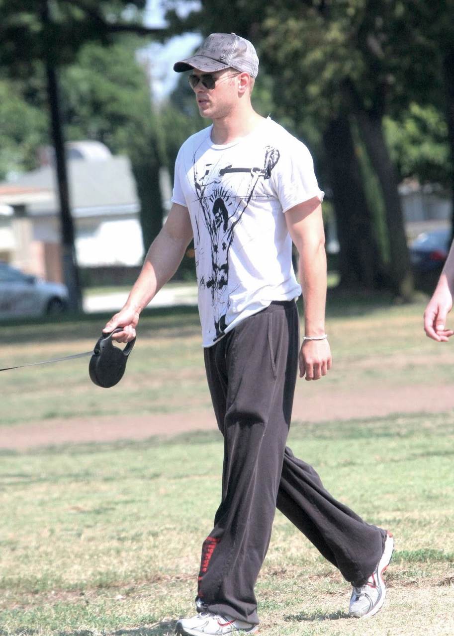 แอบดูคนดัง : Kellan Lutz