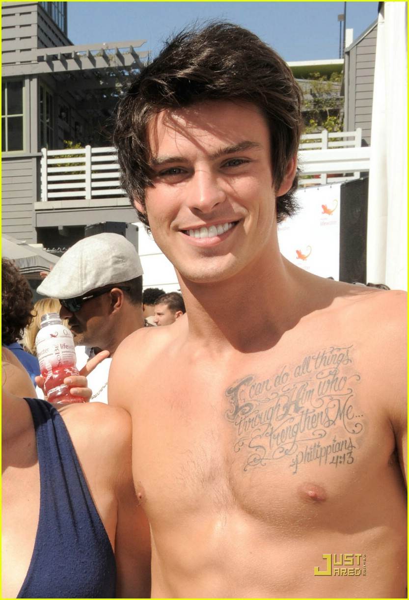 แอบดูคนดัง :Adam Gregory