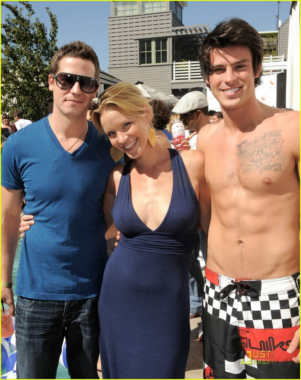 แอบดูคนดัง :Adam Gregory