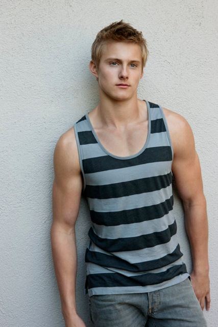 แอบดูคนดััง : Alexander Ludwig