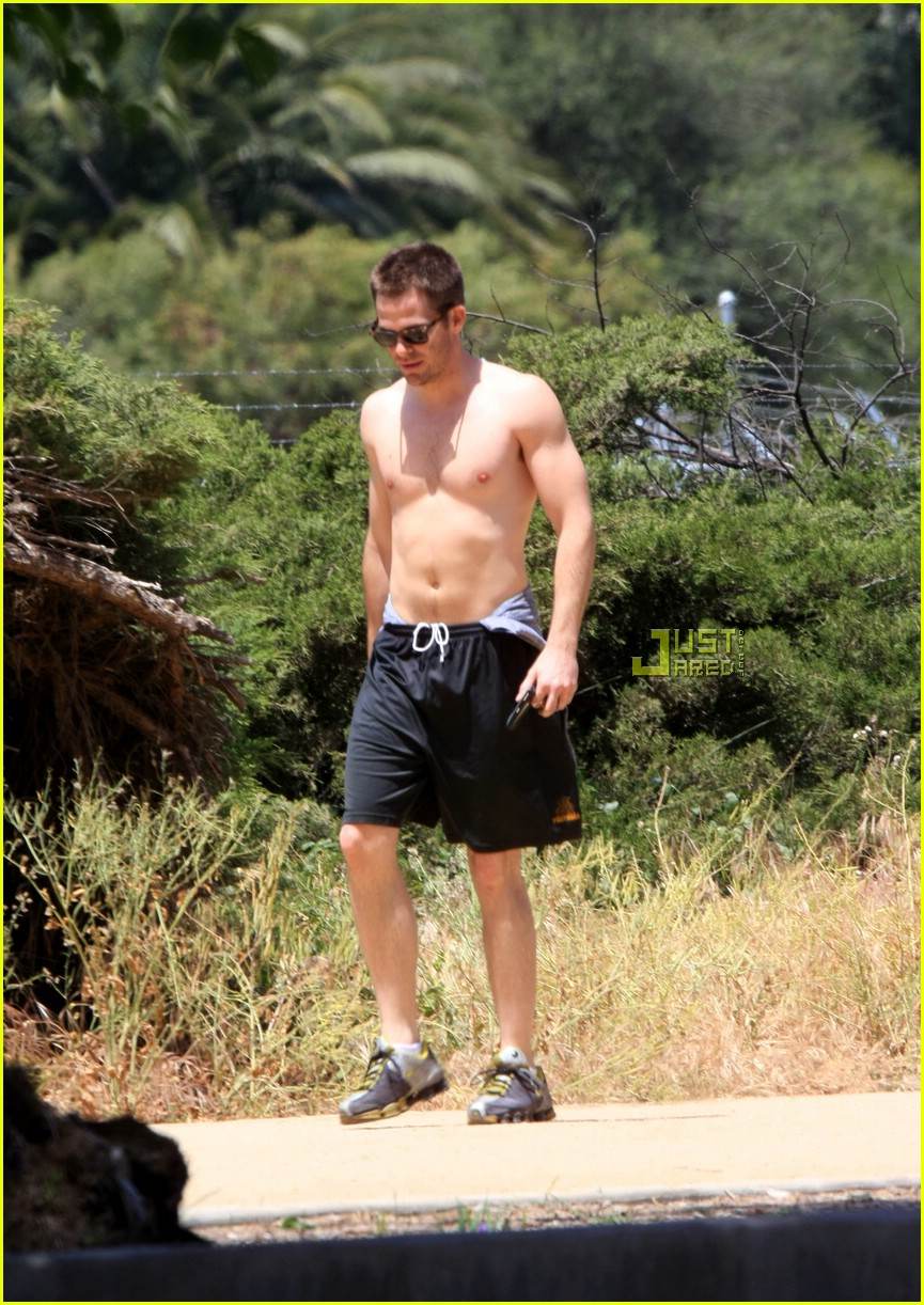 แอบดูคนดัง Chris Pine