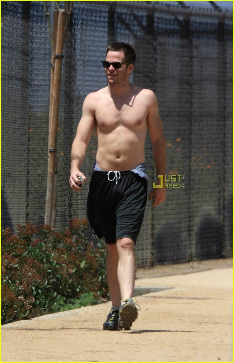 แอบดูคนดัง Chris Pine