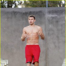 แอบดูคนดัง Jonathan Bennett