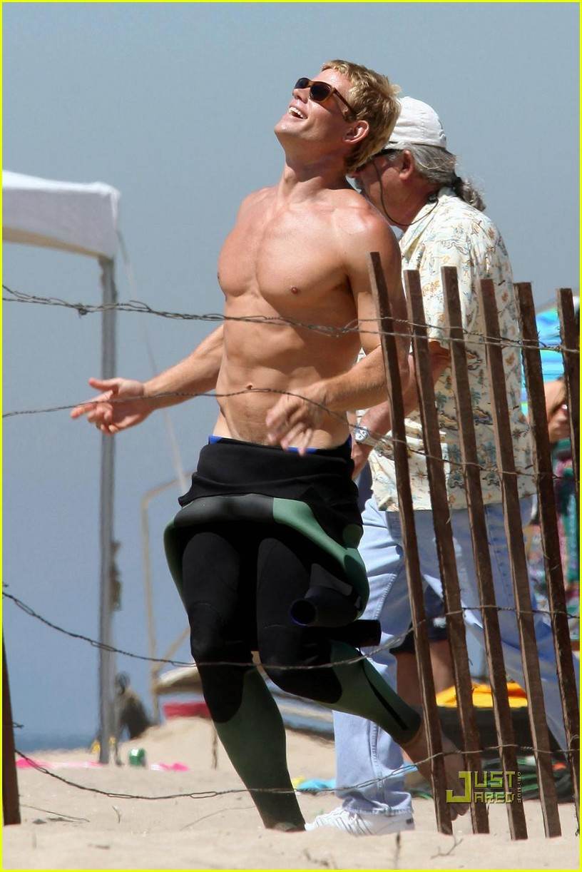 แอบดูคนดัง Trevor Donovan