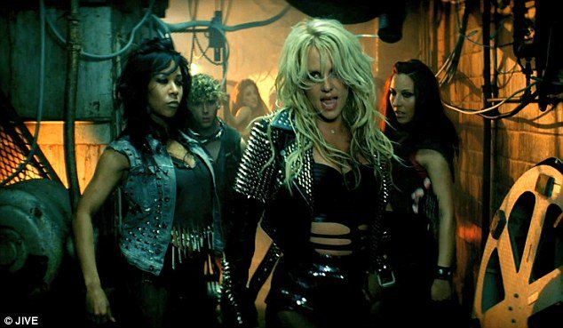 Britney Spears - "Till The World Ends ได้มาแก้ไขข่าว