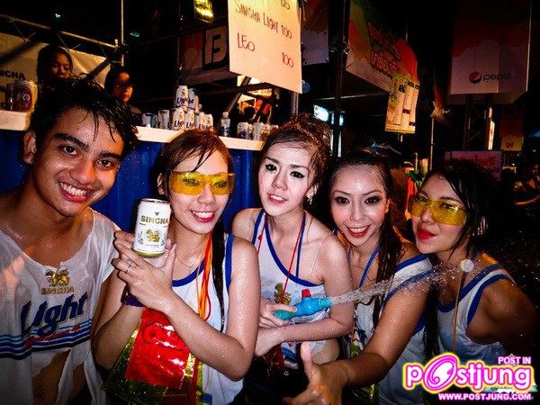 สาวๆ วันสงกรานต์