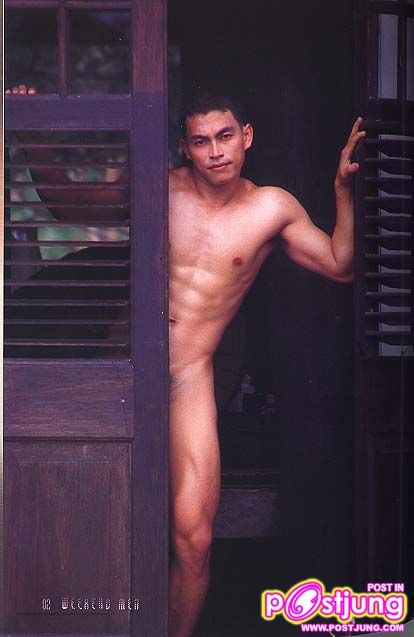 (วันวาน) จรัญ งามดี เปลือยกายในวีคเอ็นด์ แมกกาซีน