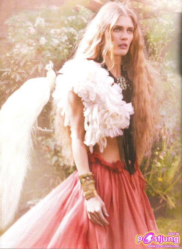 Malgosia Bela @Vogue Turkey April 2011