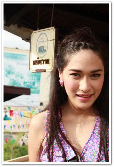 พลอย เฌอมาลย์