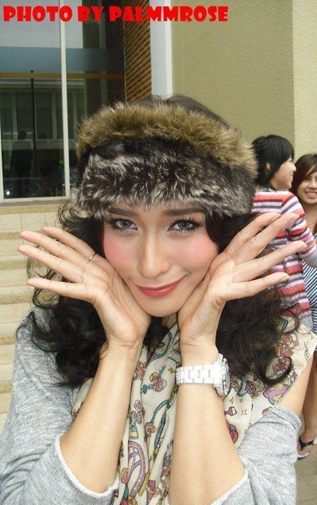 พลอย เฌอมาลย์