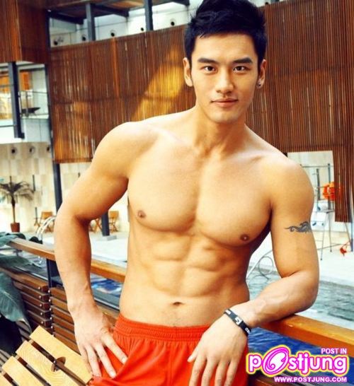 หนุ่มน่าตาเถื่อน ๆ รอยสักเท่ ๆ ชอบไหมคร่ะ