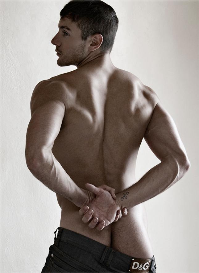 ปนเปนายแบบหนุ่ม