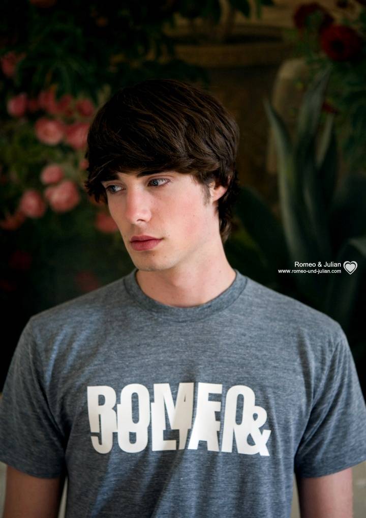 ปนเปนายแบบหนุ่ม