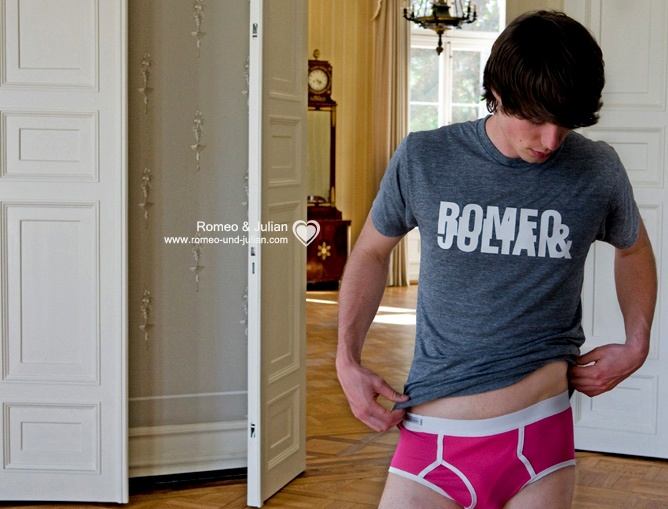 ปนเปนายแบบหนุ่ม